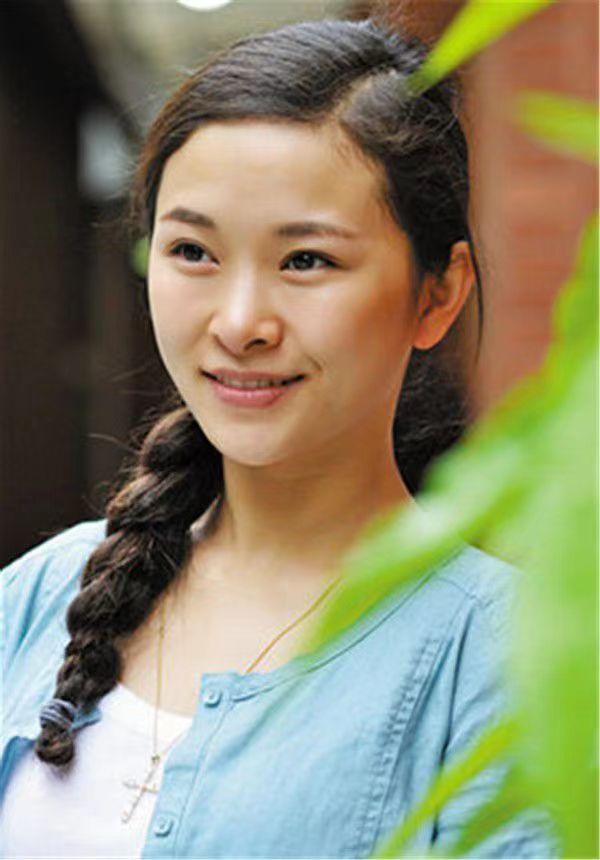 个月大的女儿、丈夫出轨却活成自己的女王龙八国际娱乐网站她23岁失去双腿和10(图6)