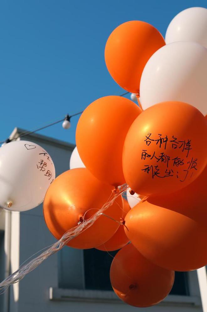 碍主题快闪展览亮相几小时吸引数百名观众参与long8国际龙8“不藏了！”上海首个