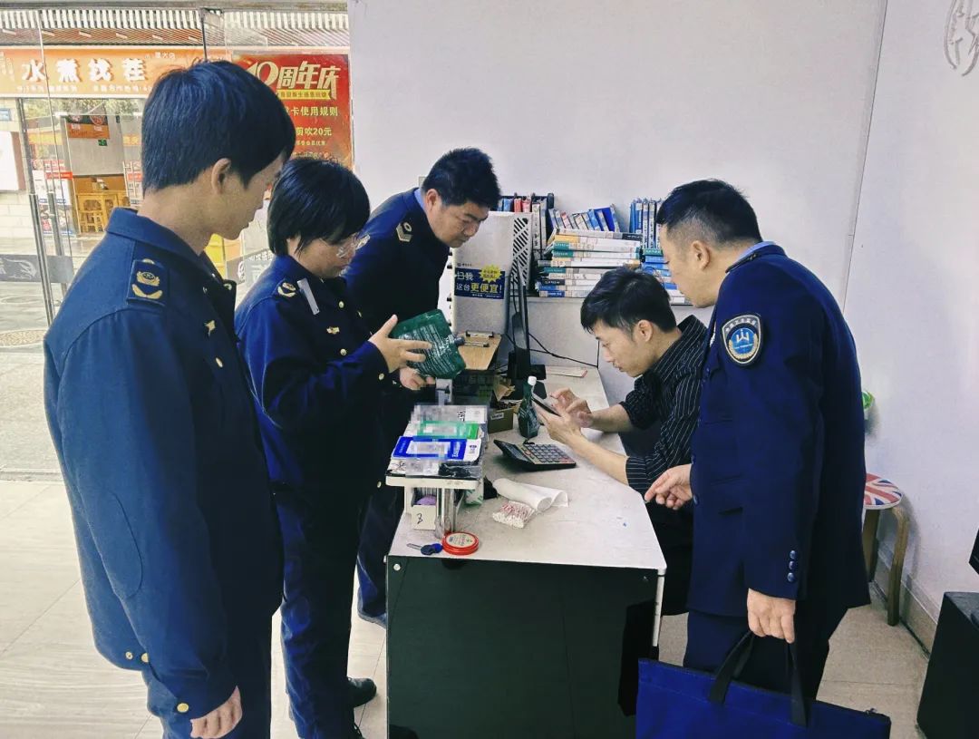 件套”但不建议儿童使用！龙8国际唯一过年必备“三