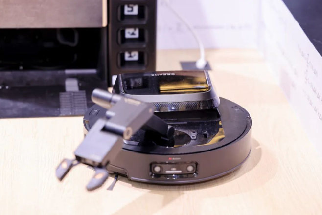 洞察（上）：科技在左生活在右【摄氏零度】AWE2025(图8)